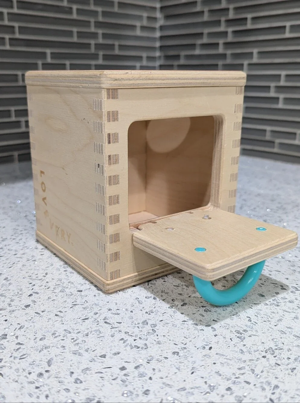 Lovevery Hide And Find Sell Box Object Permanence Wooden Baby 9mo Montessori Toy